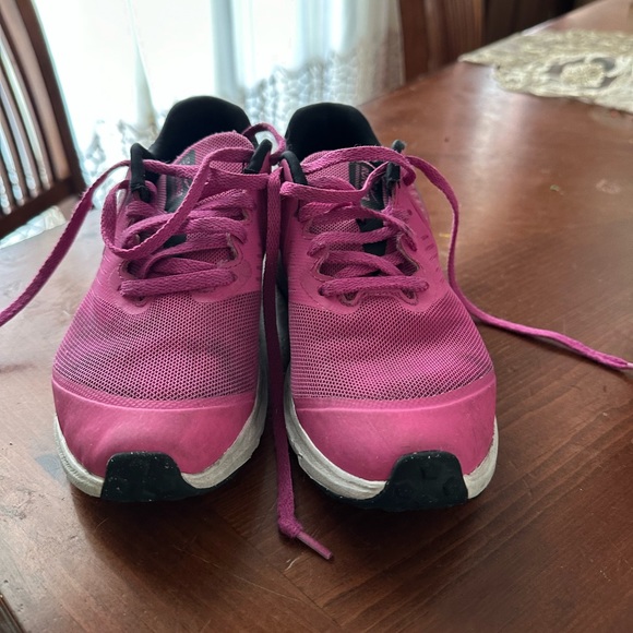 Purple/Pink Nike Running Shoes - Picture 2 of 10